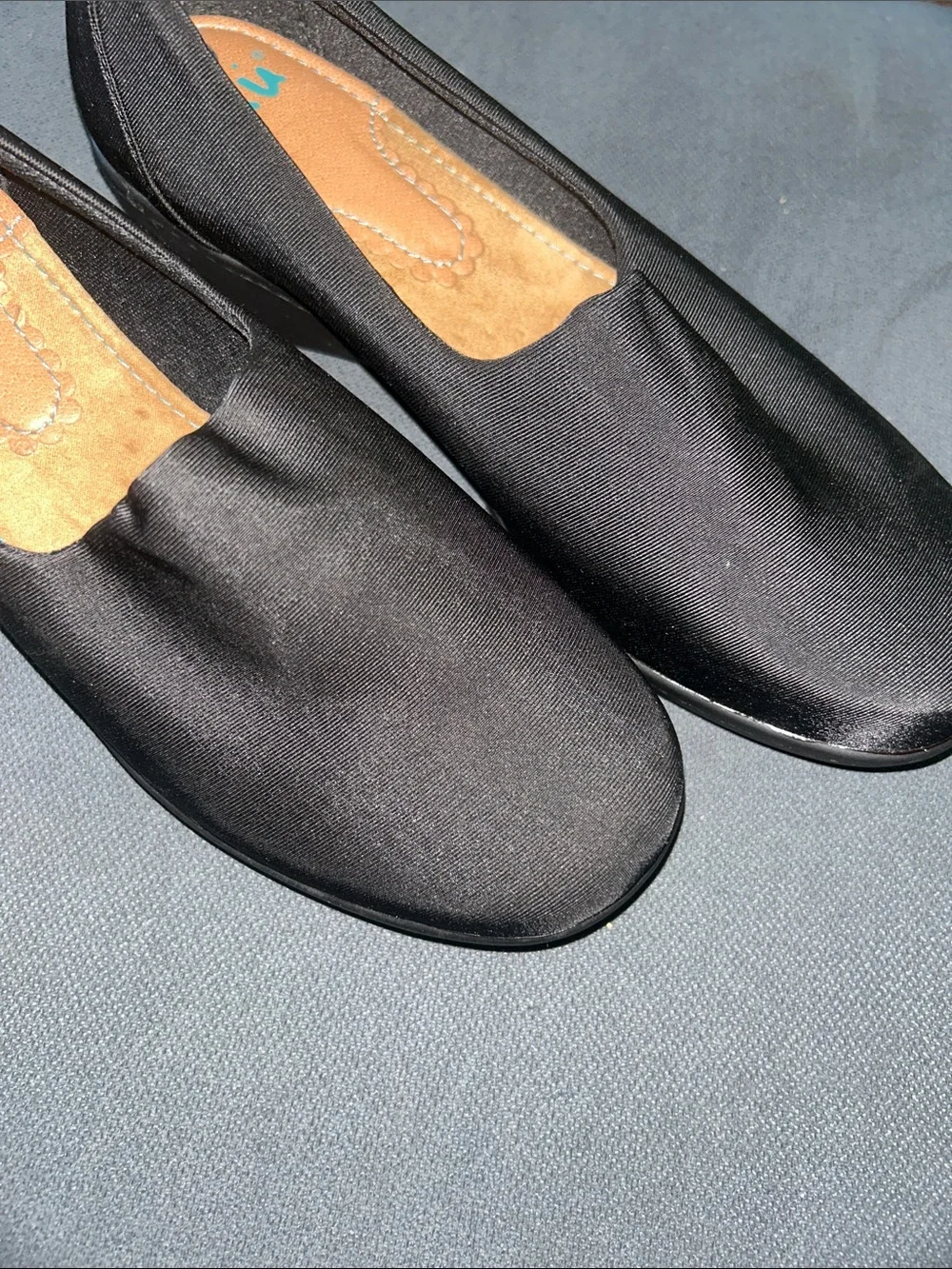 Comfort Slip-On Flats in Black